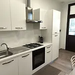 Near The Ferrari Museum, Wi-fi, Fully Equipped Kitchen, Free Street Parking Appartamento *