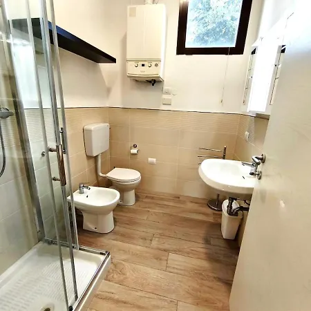 شقة Apartment Near The Ferrari Museum, Wi-Fi, Fully Equipped Kitchen, Free Street Parking *